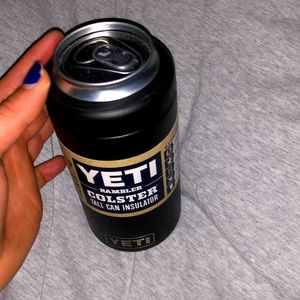 Yeti can coozy
